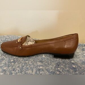 Naturalizer Isobel flat loafer style shoes for women size 9